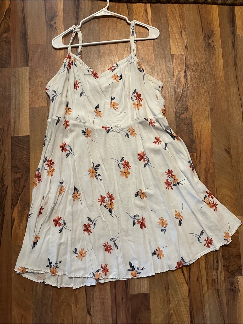 Women’s White Floral Sundress with Orange & Red Blooms Torrid Size 3